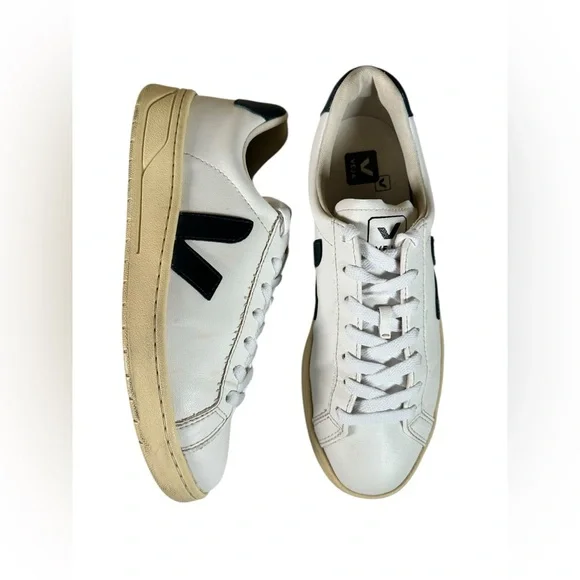 Veja Women’s Urca CWL Casual Sneakers - Picture 7 of 13